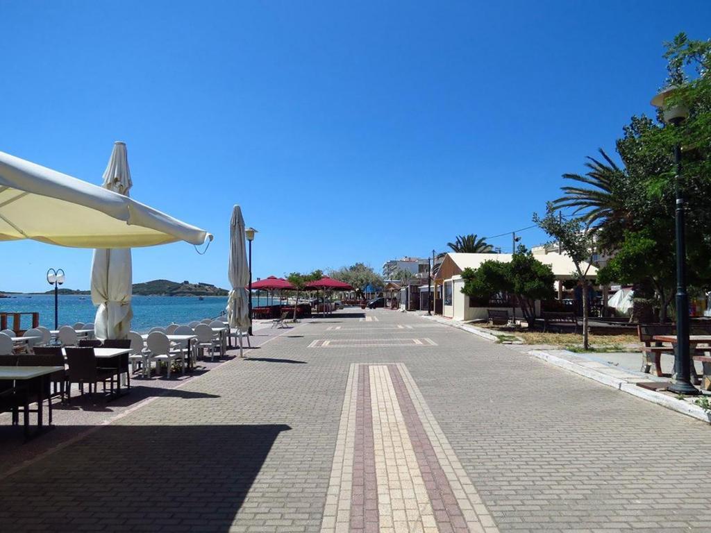 Holiday Apartment Sombrero Néa Péramos Εξωτερικό φωτογραφία
